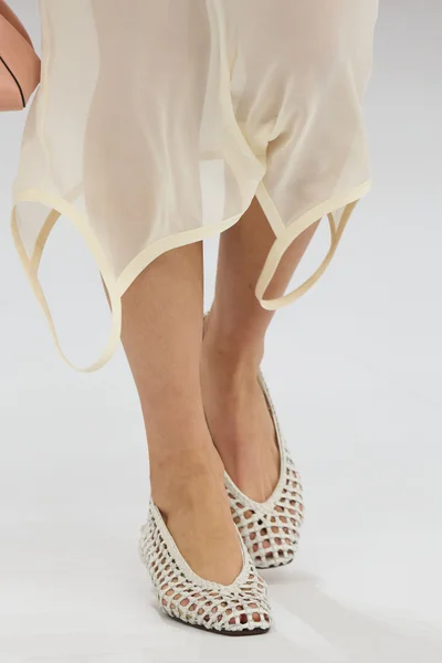 Look 14